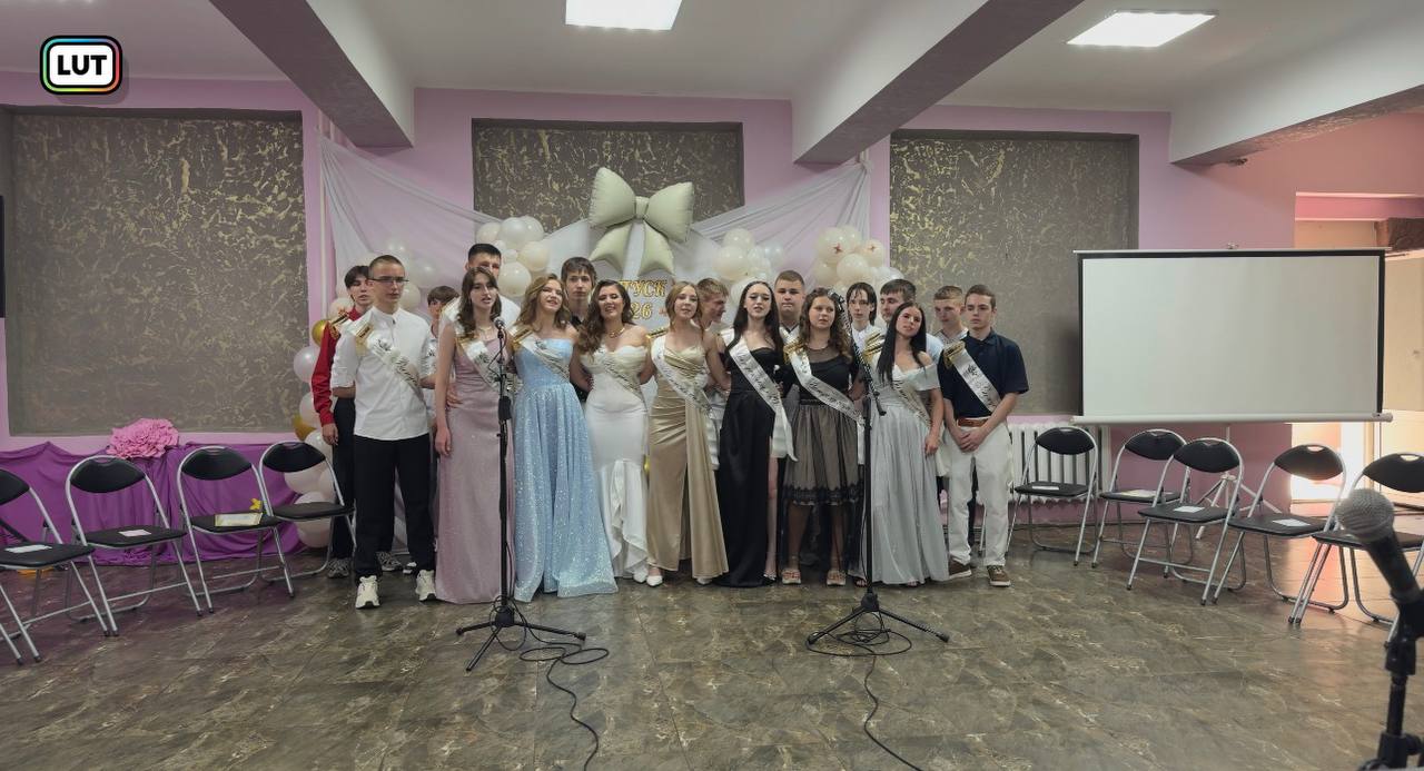 Зйомка випускного вечора 11 класу Лебединської школи №1